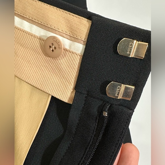 NWT Chloe Black Pleated Crepe High Waisted Shorts 44 (US 12) - Picture 9 of 13